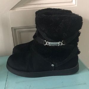 COMFY! Guess fur lined above ankle/ short booties
